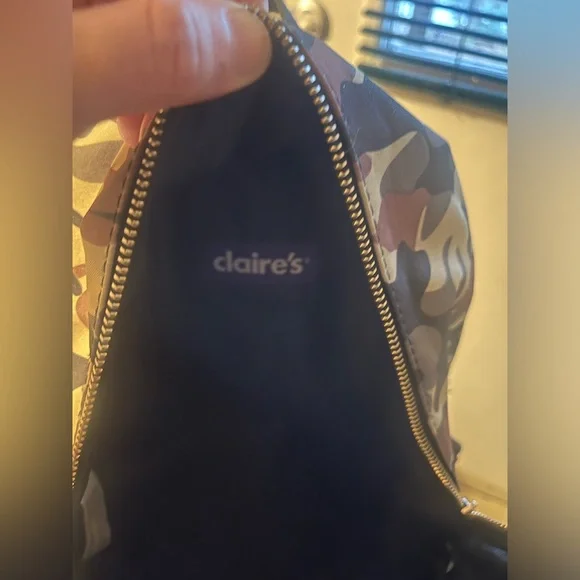 Claire’s Mini Backpack 🎒 - Picture 3 of 4